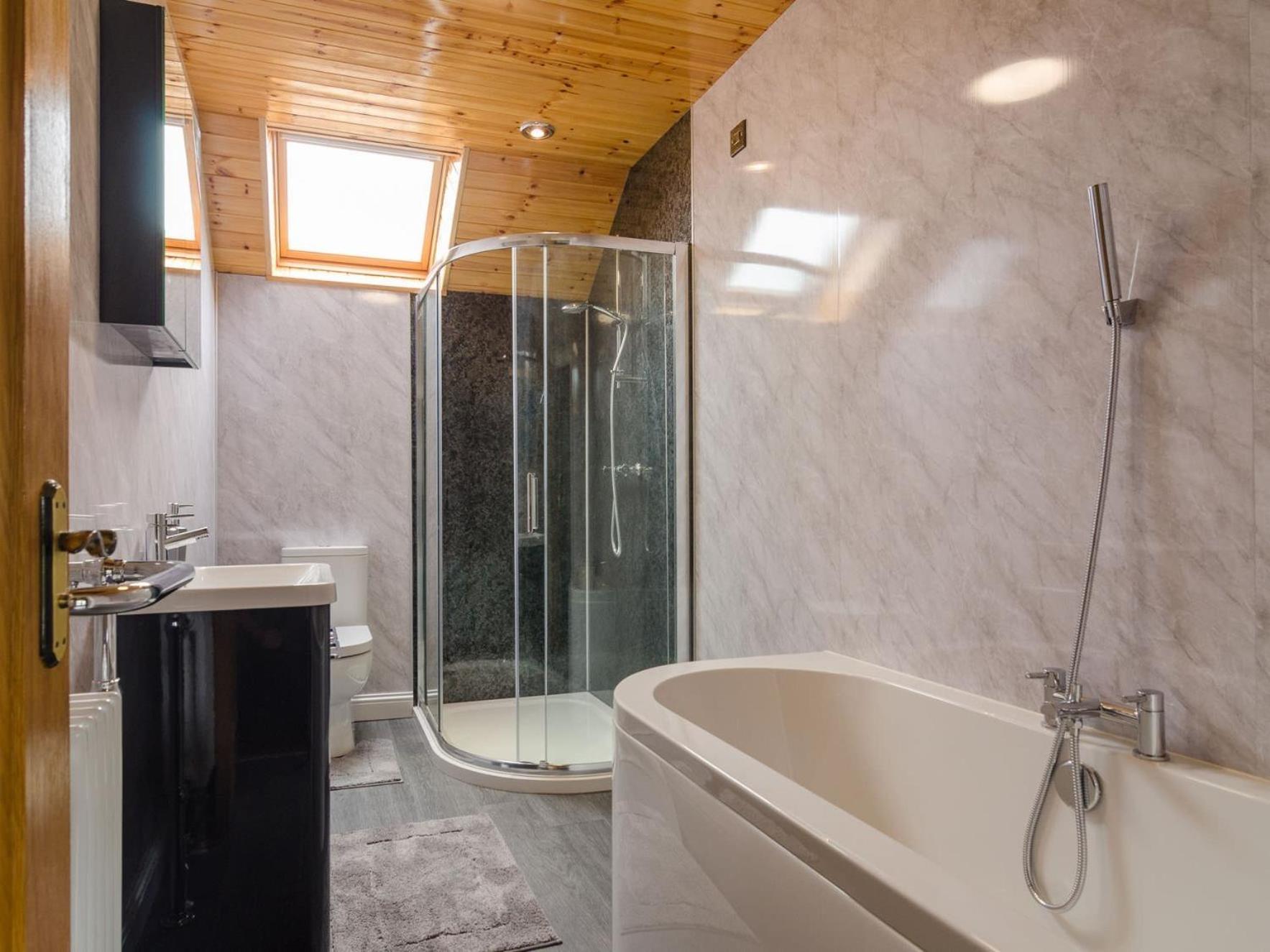Avoca Lodge Lisburn Buitenkant foto